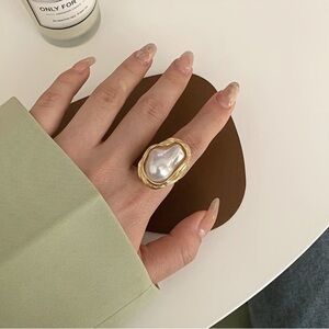 NEW❗️Elegant Gold and Pearl Adjustable Ring. Stylish Ring 🤍